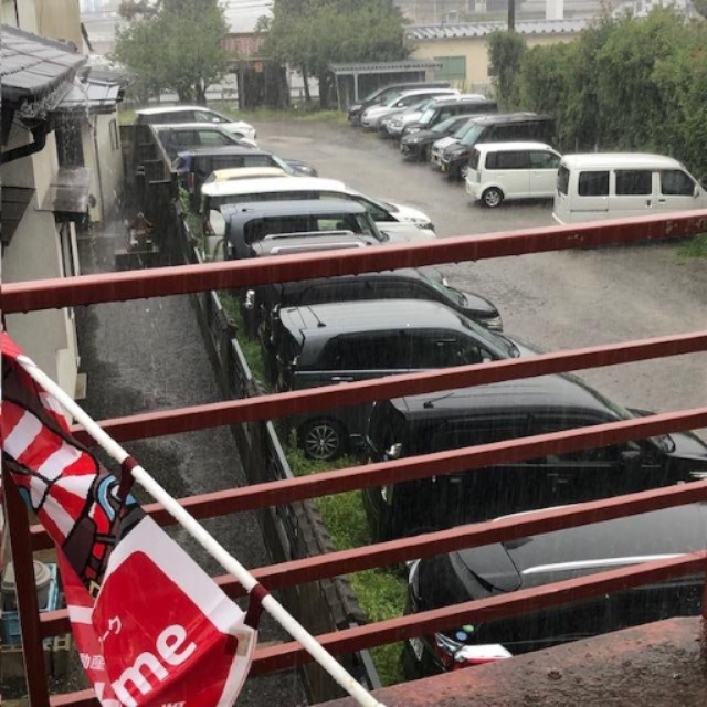 いきなり大雨